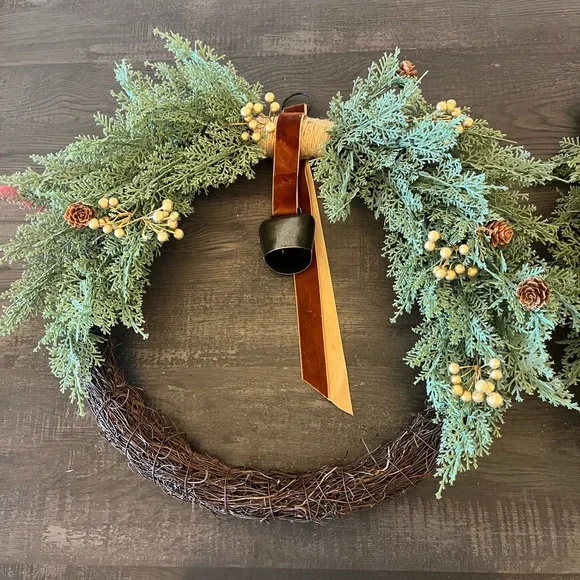 Set of two cypress christmas wreaths - Picture 8 of 8